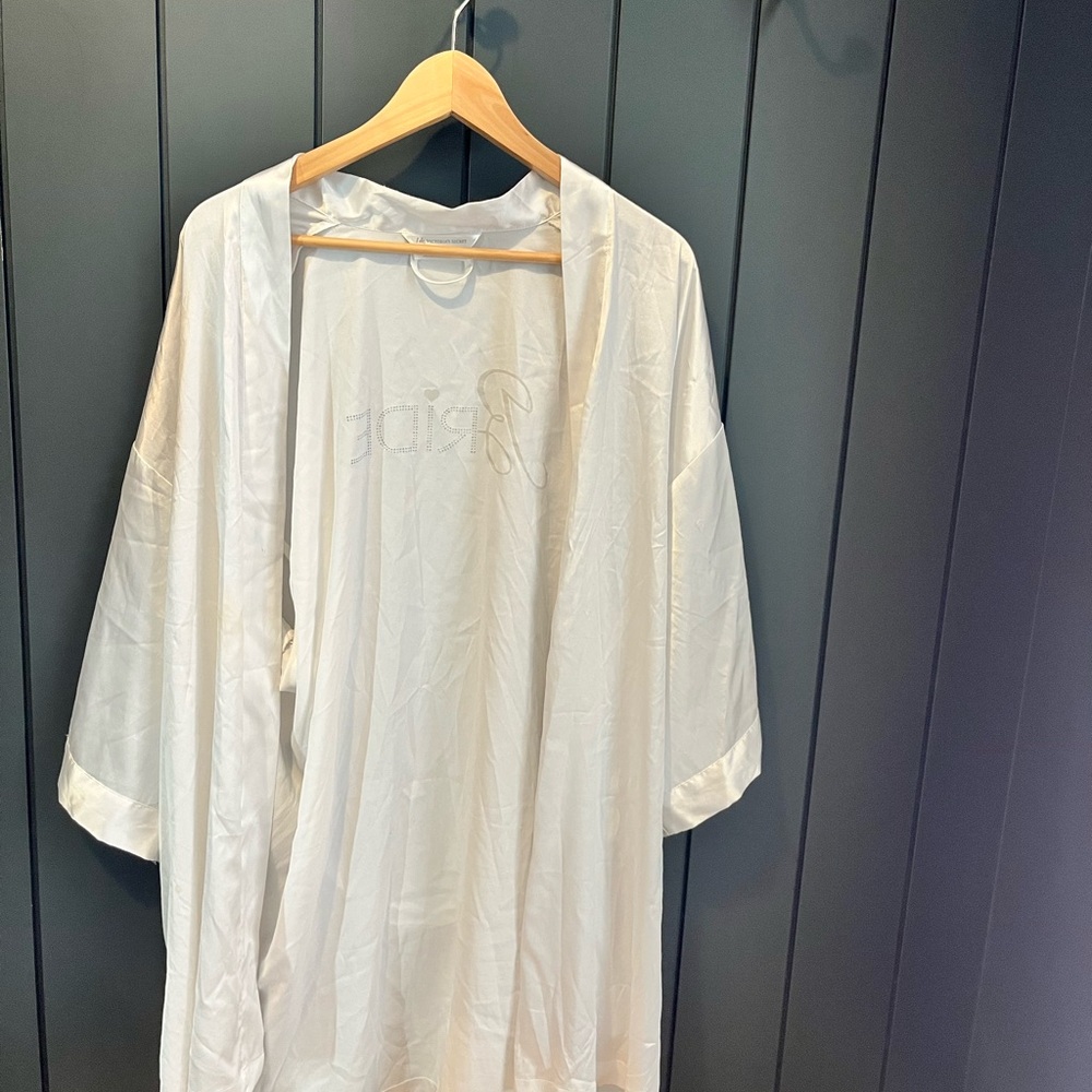 Bride Robe (I do, Victoria Secret) - Picture 2 of 4